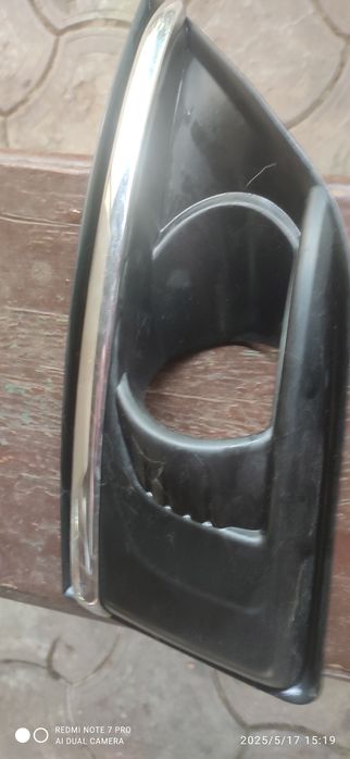 Накладка на противотуманку ситроен с4 гранд Пікассо.