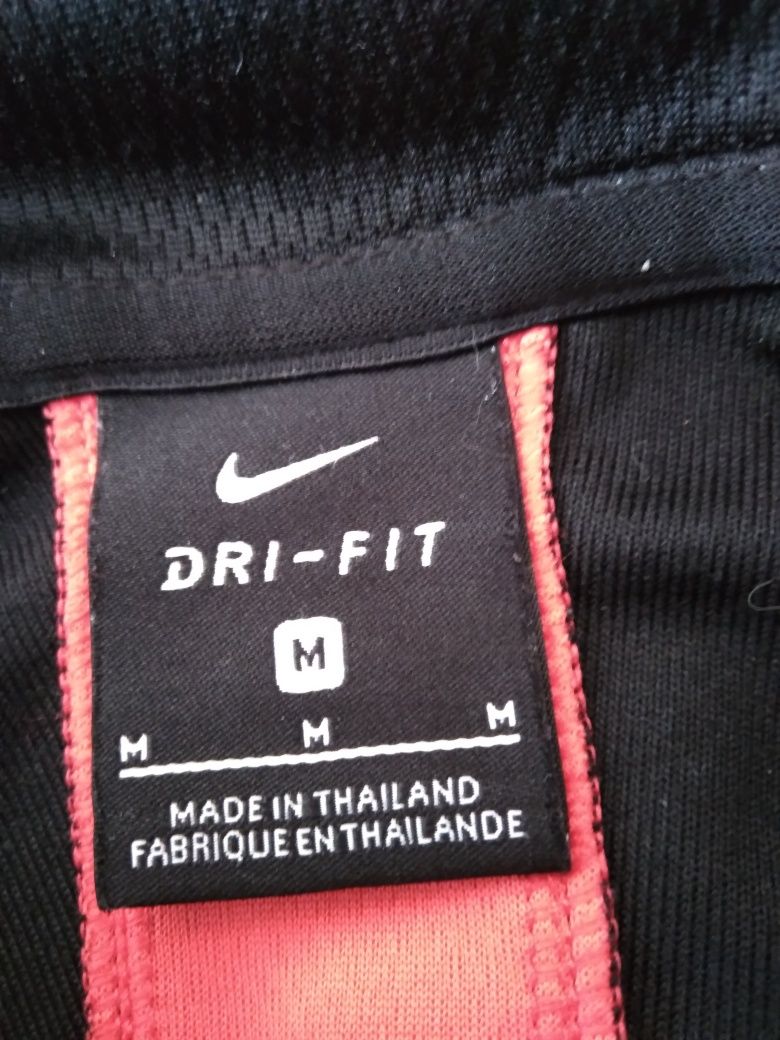 Продам  спортивну кофту NIKE Dri- Fit .