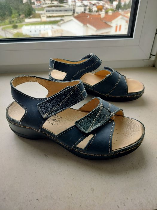 Vendo sandálias ortopédicas