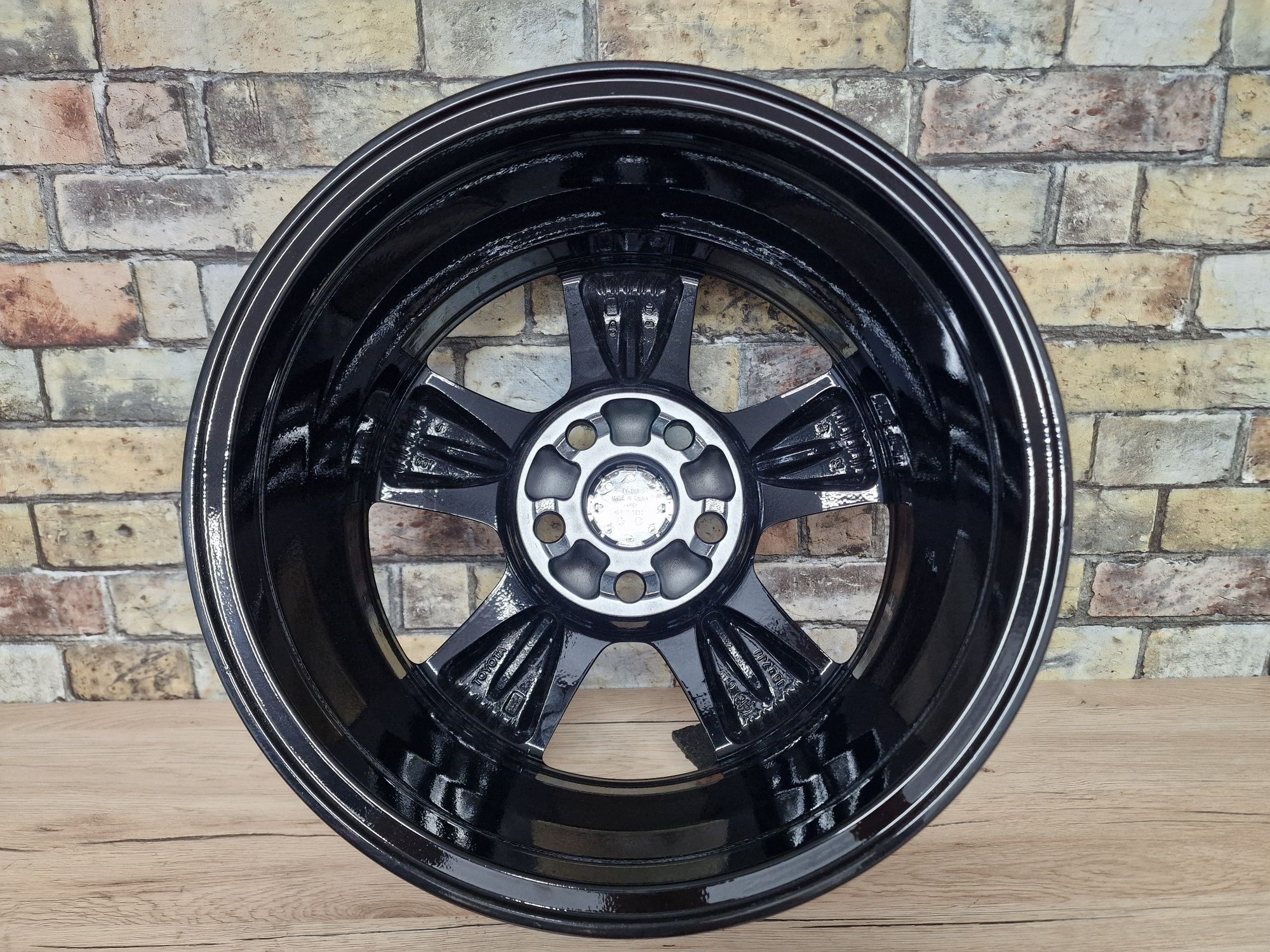 Felgi 16' 5x114,3 TOYOTA Avensis Auris Corolla Yaris RAV 4 Verso Prius