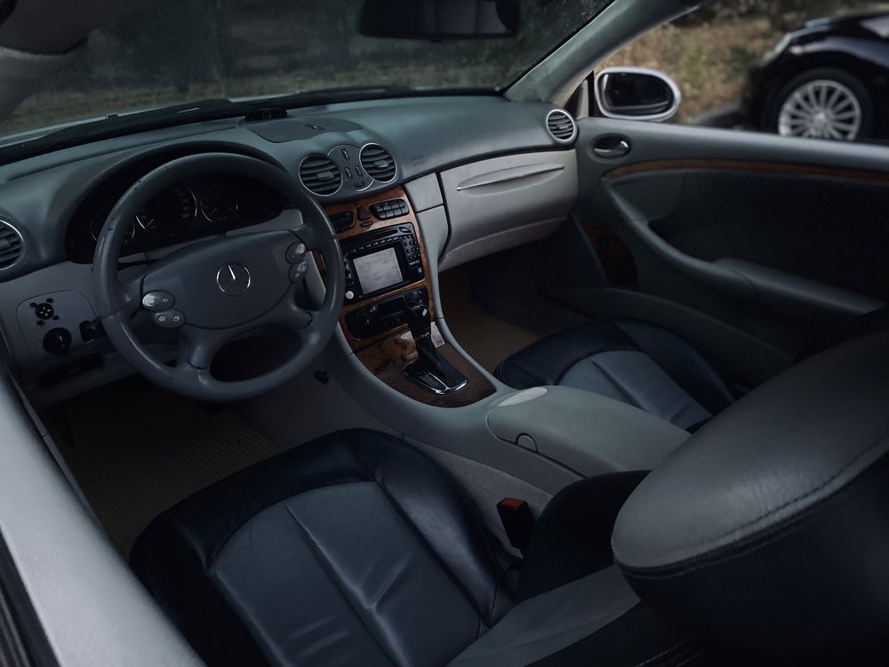 Mercedes-benz clk320 2002