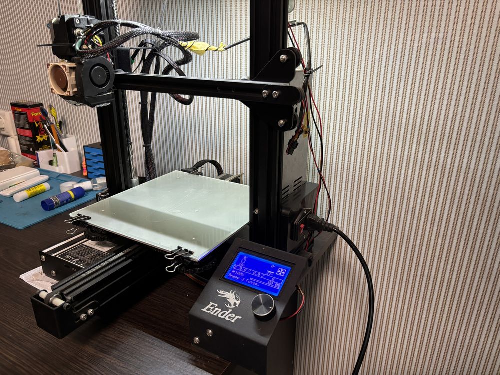 Продам 3д принтер Ender 3 pro