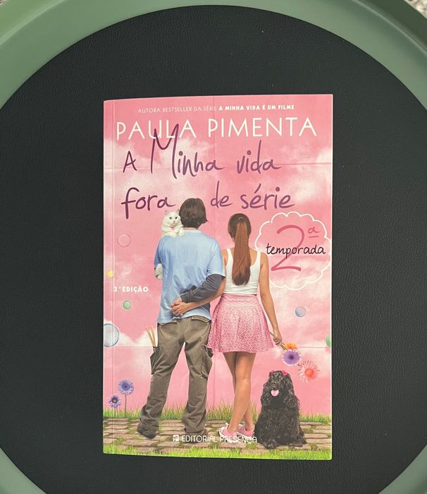 2 livros “A minha vida fora de série” (1ª e 2ª temporadas)