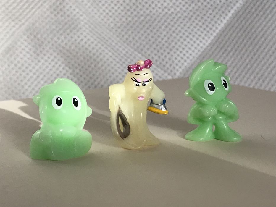 Іграшки кіндер фосфорні