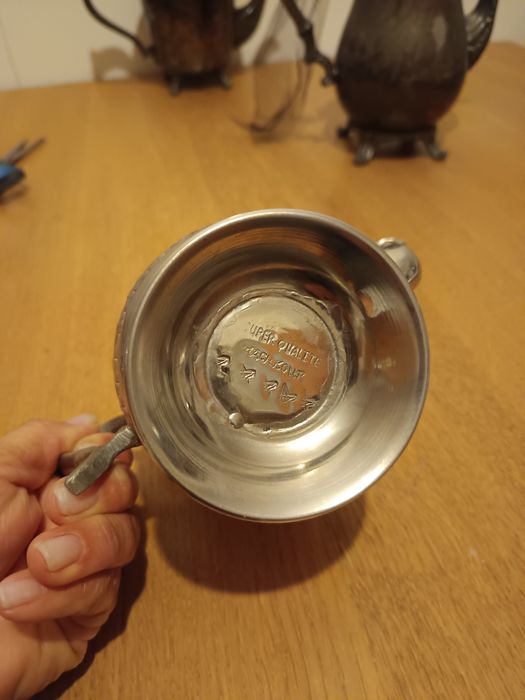 Bule antigo de elevada qualidade