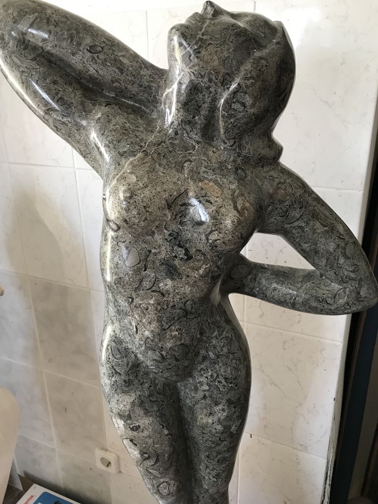 Escultura em mármore