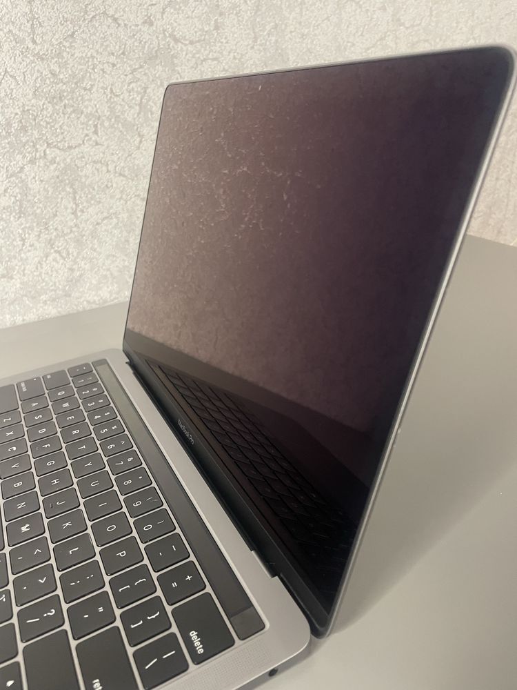 MacBook Pro 13” 2019 8/256