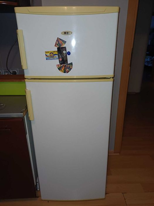 Продам Холодильник FAR