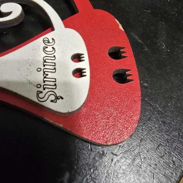 Magnes ze sklejki w kształcie kotów Sirince