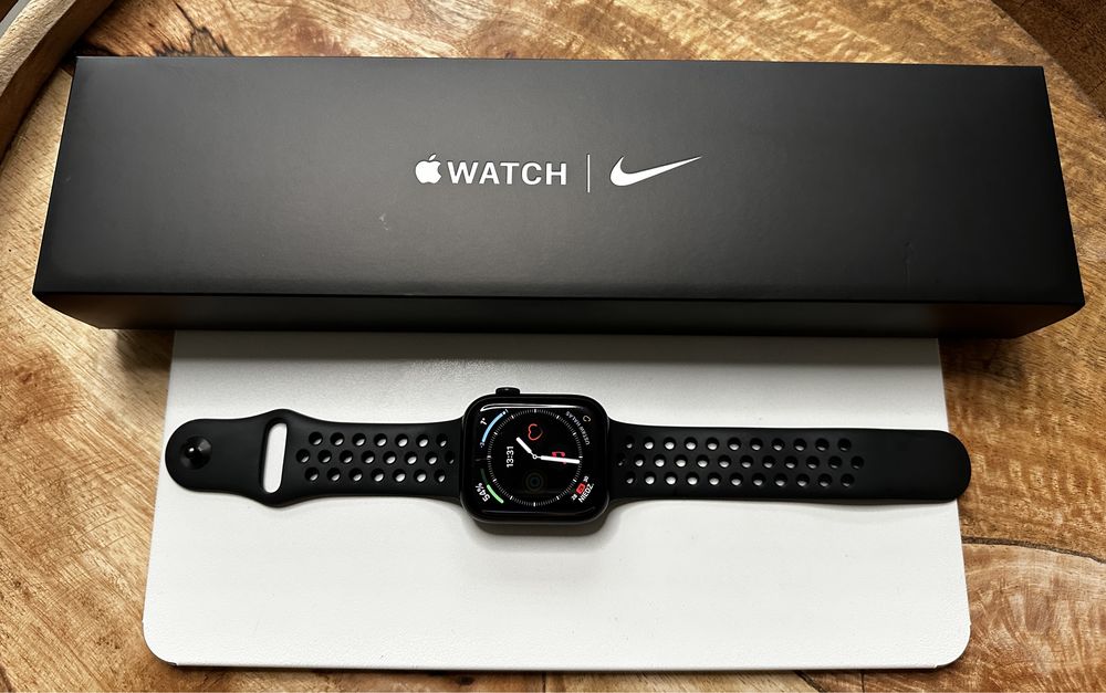 Zegarek Smartwatch Apple Watch 7 Nike+ 45 mm