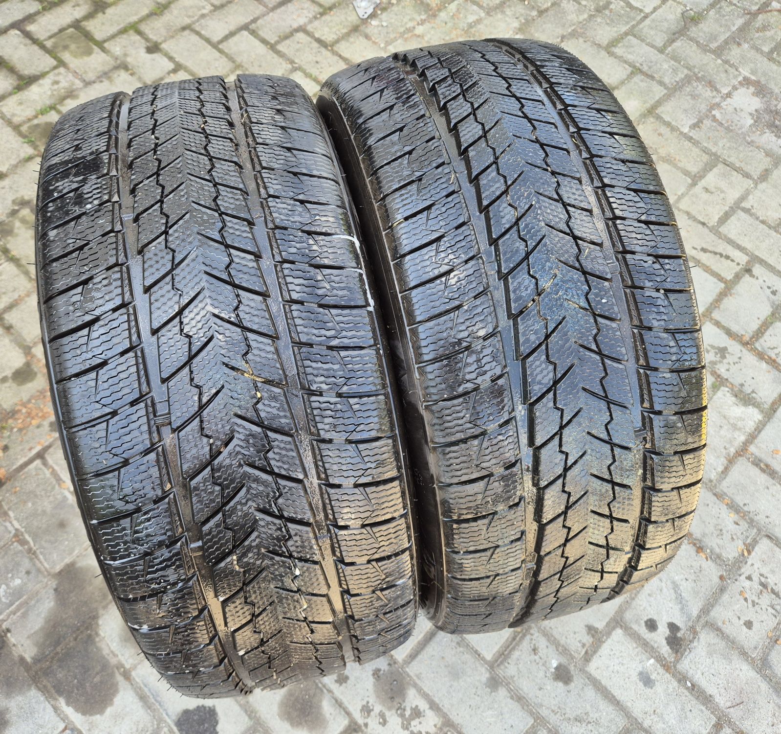2x Opony Zimowe Davanti 285/45 19 jak nowe