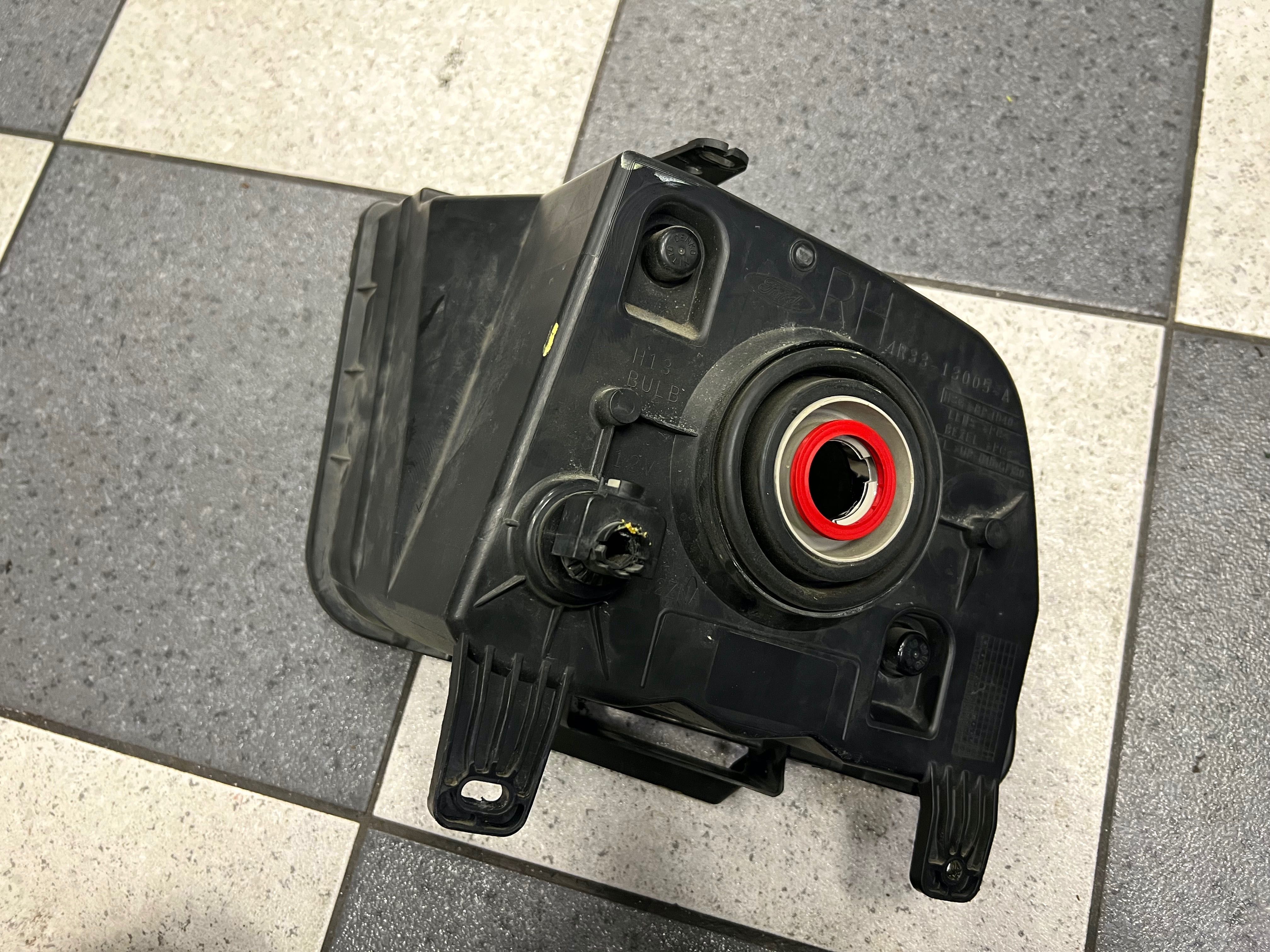 FORD Mustang 05-09 lampa przednia przód prawa oryginał
