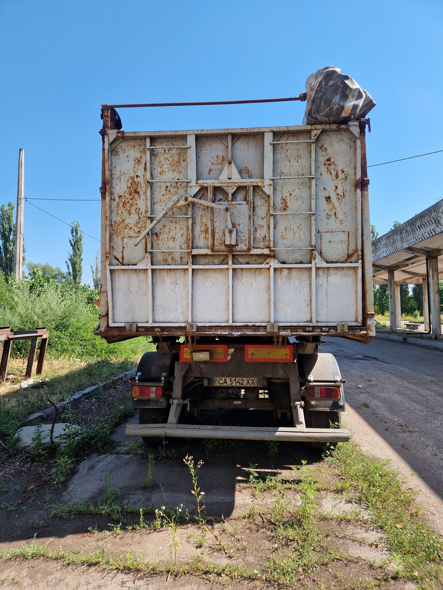 Полу прицеп самосвал CARNEHL CHKS/STH