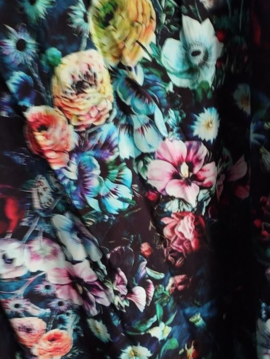 Sukienka elegancka w kwiaty 100% wiskoza