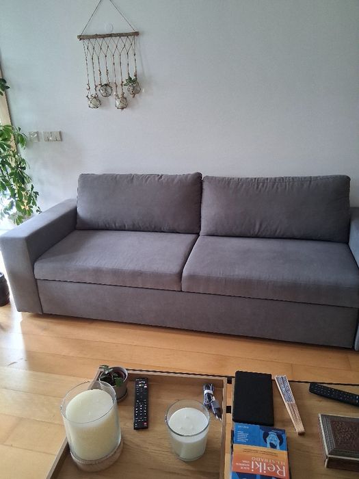 Sofá cama casal com 1 ano, pouco uso, como novo.