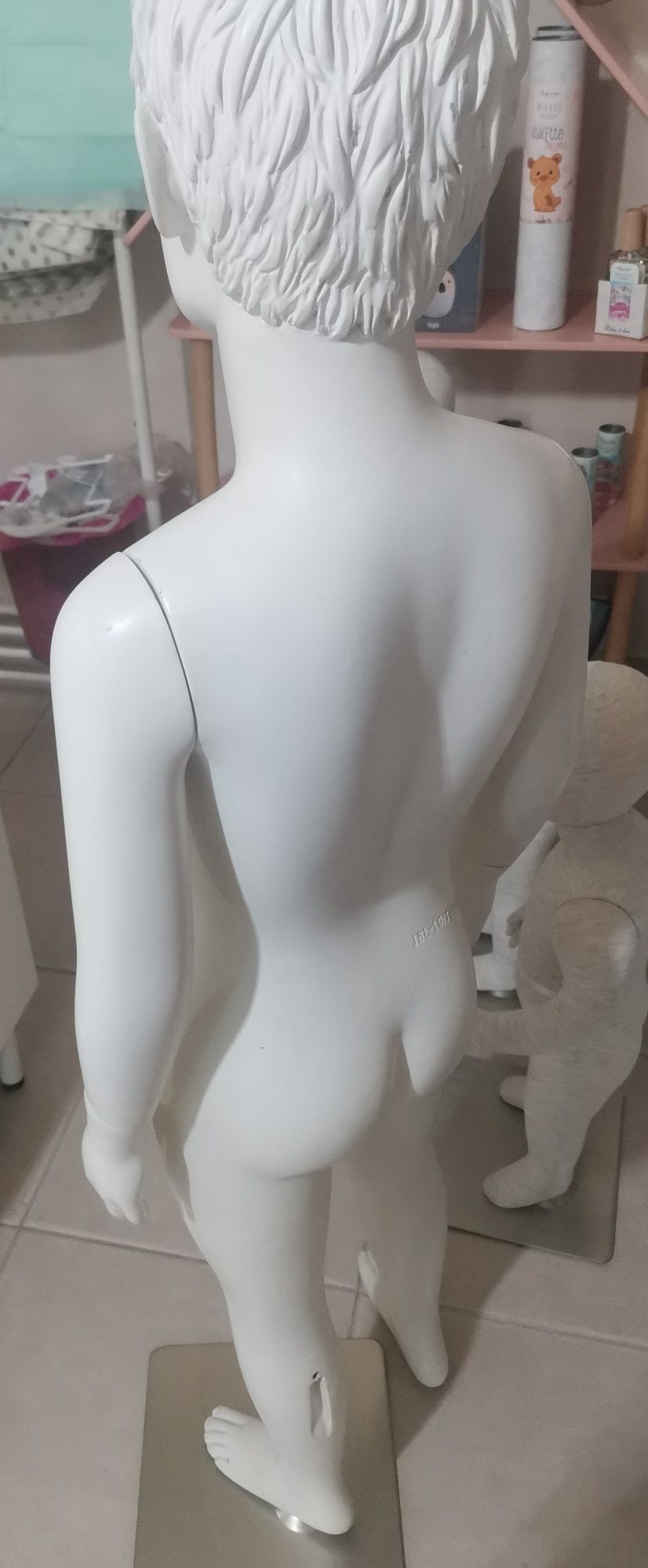 Manequim Para roupa 7/8 anos. Manequim em ótimo estado