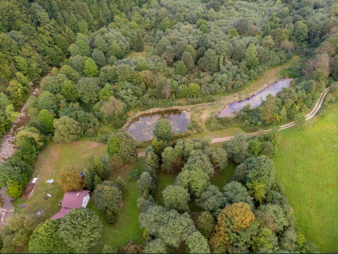 DOMEK NAD JASIOŁKĄ letniskowy  do wynajęcia Bieszczady noclegi