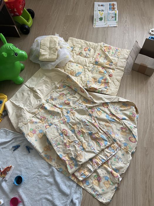 Білизна постільна в дитяче ліжечко