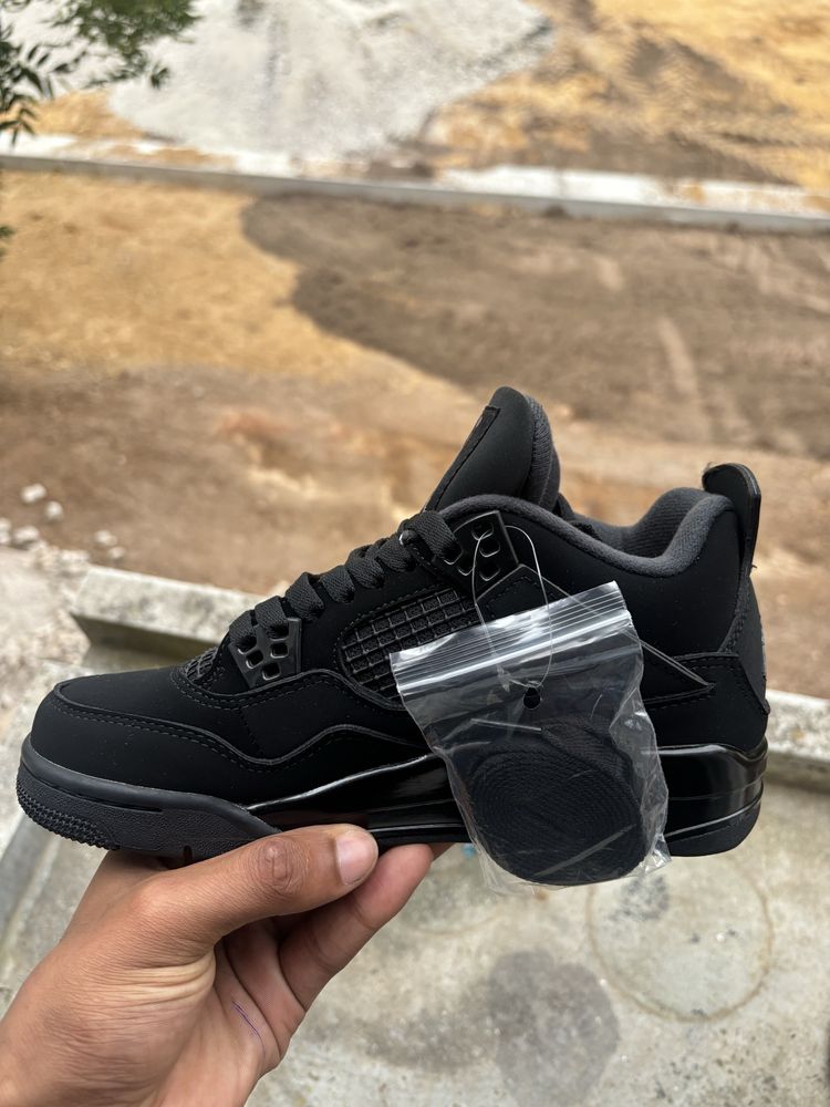 Jordan retro 4 black cat