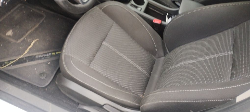 Astra j po lift grzane fotele kubełki komplet przód tył