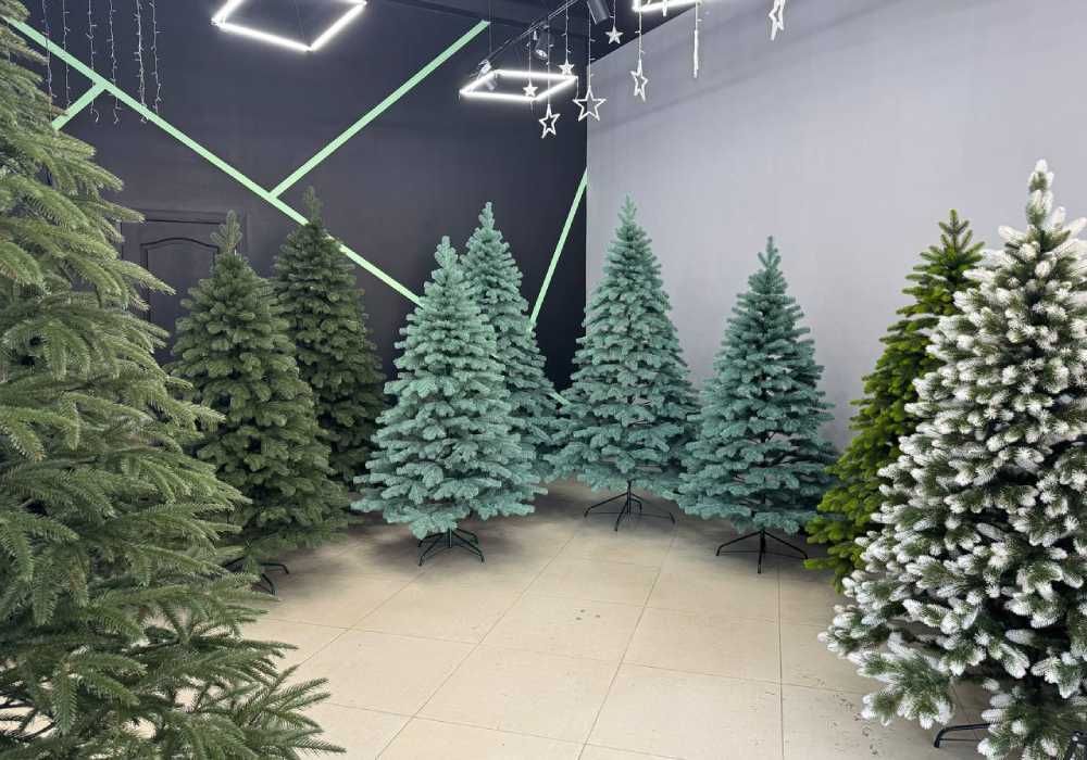 Ялинка лита зелена та голуба найпишніша модель з підставкою Якість