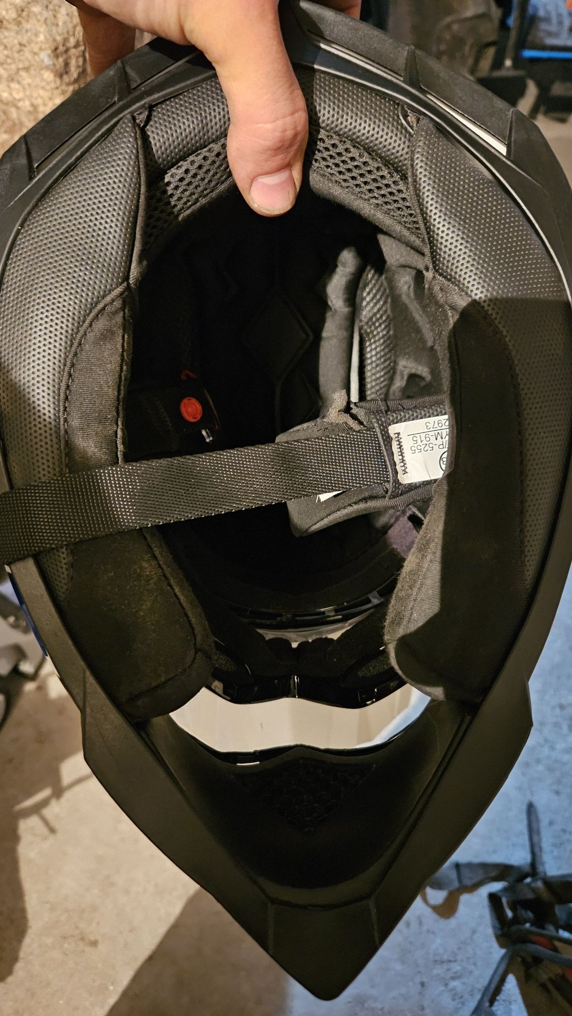 Capacete shot com óculos oneal