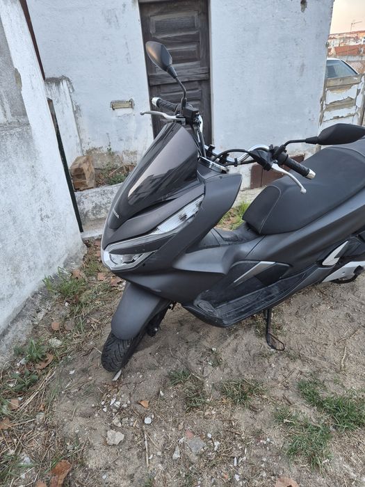 Vendo honda pcx 125 ano 2020 com 33mil  1800 negociável