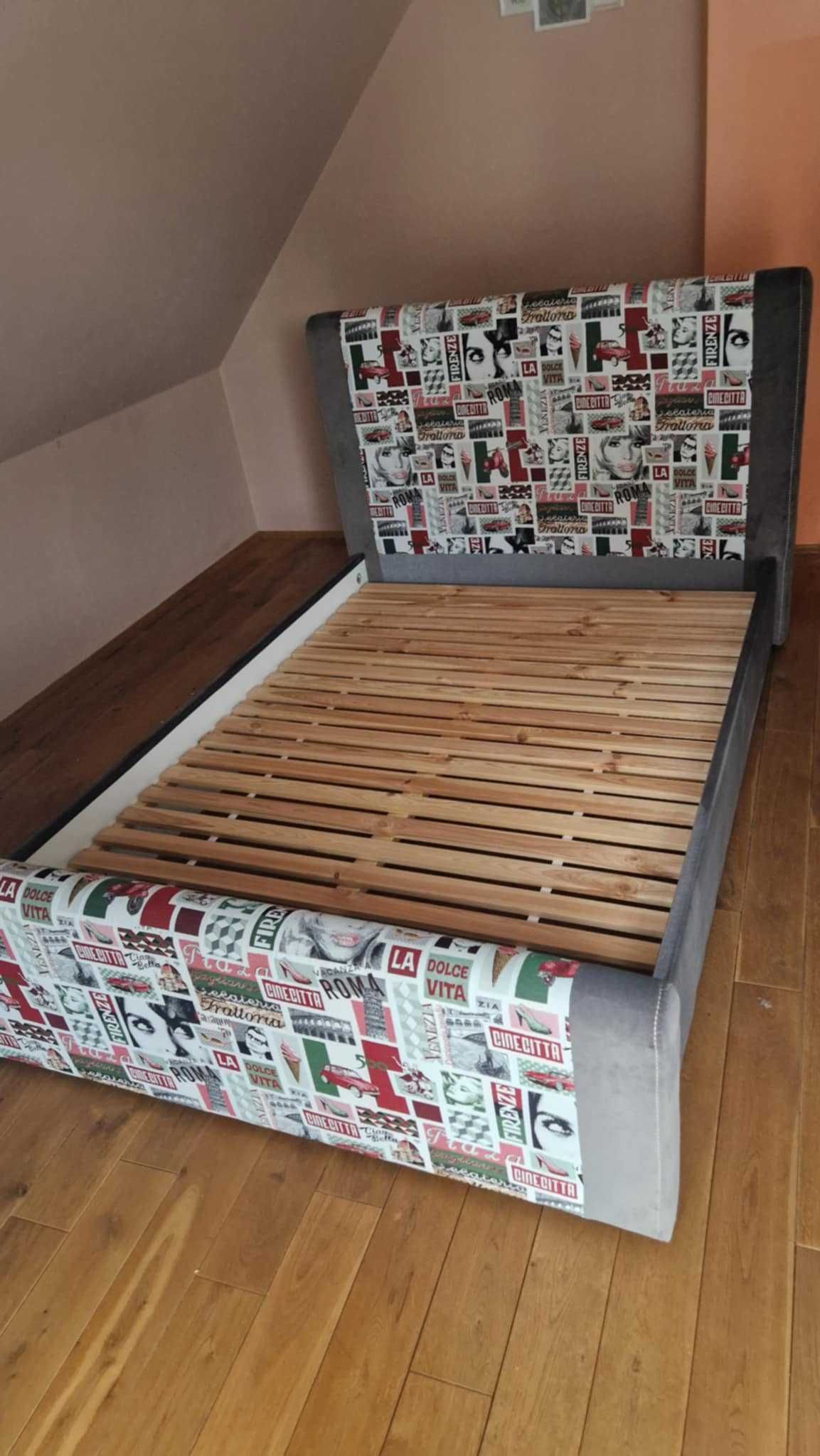 łóżko ze stelażem