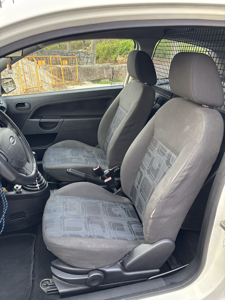 Ford Fiesta 1.4 | Ano 2006 | Económico e Fiável