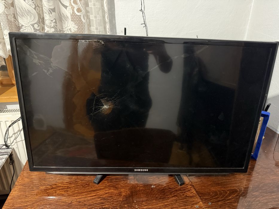 Продам телевизор самсунг смарт 32