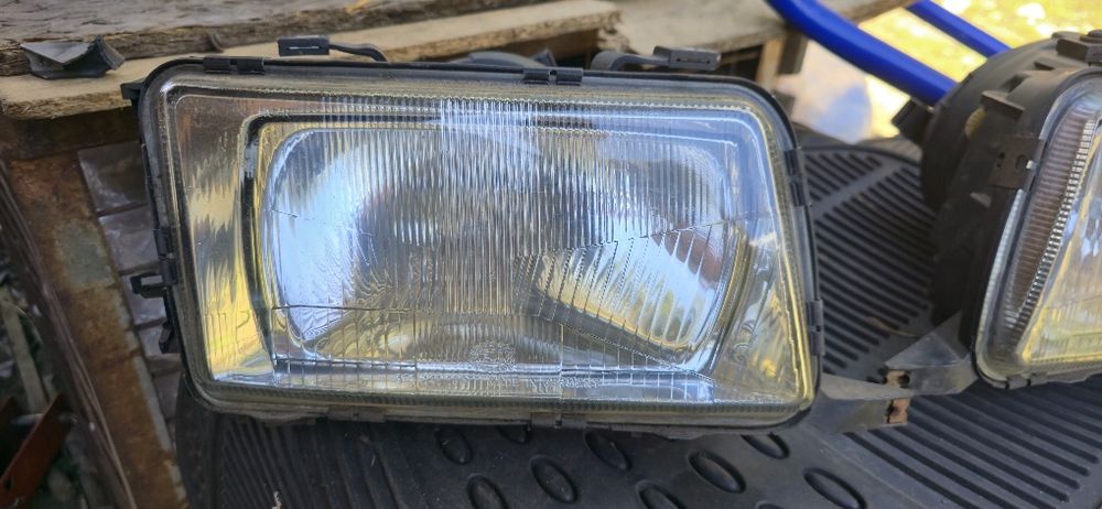 Lampy Przód Reflektory Lewa Prawa Audi 80 B4