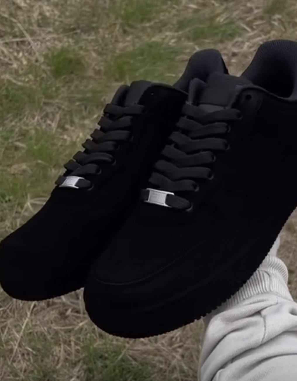 Air force preto em ótimo estado