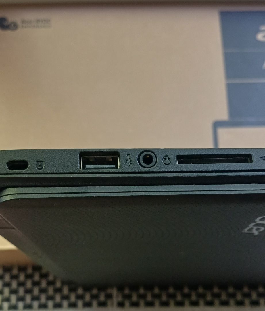 Ноутбук acer aspire es11 як новий