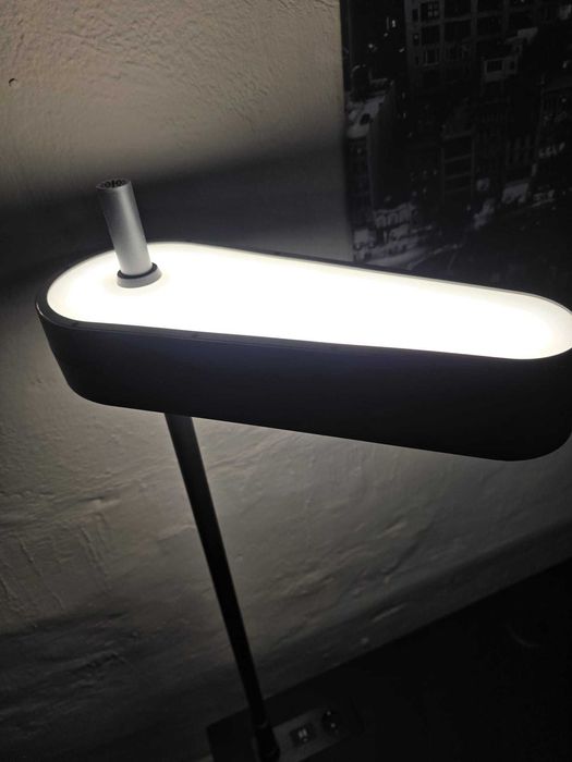 Biurko Premium Nowy Styl 140x70 z USB i lampą