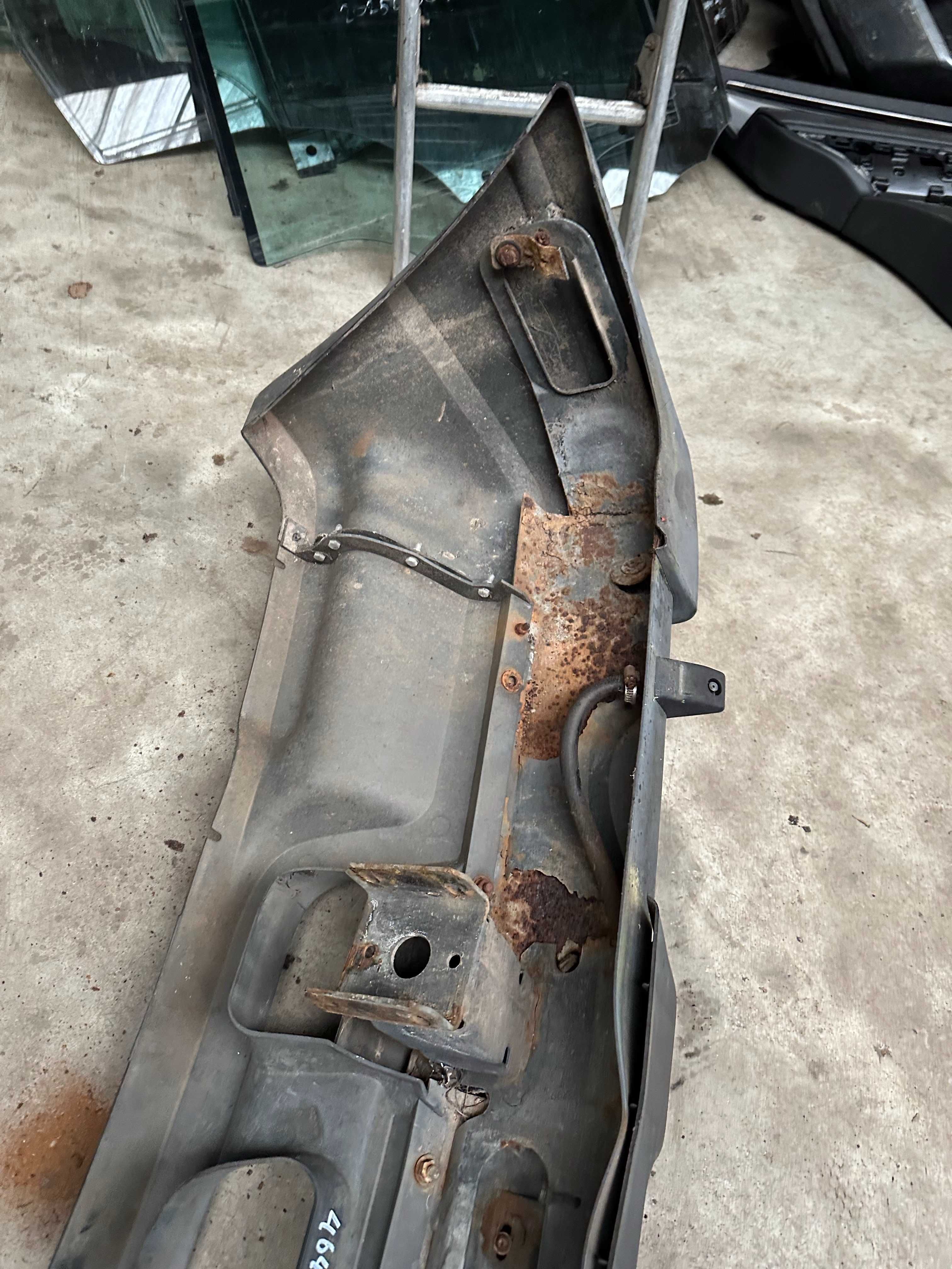 Land Rover Discovery 300 Parachoques completo