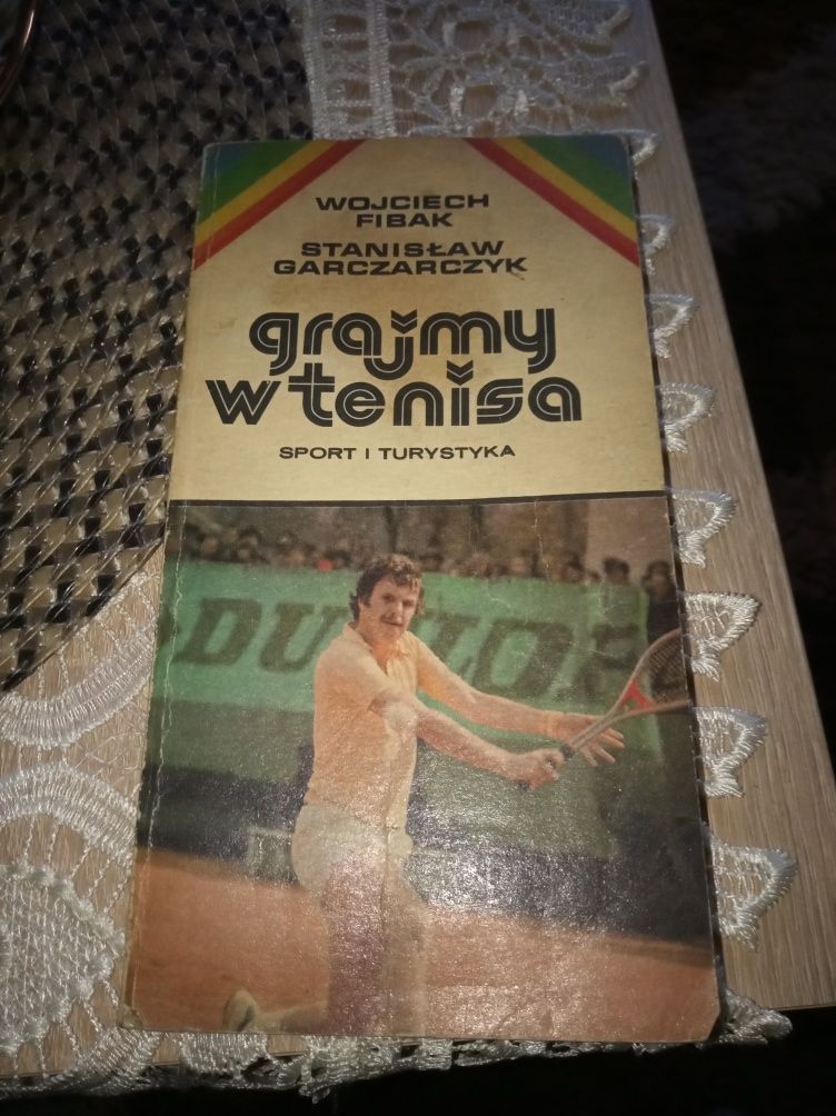Książka Grajmy w Tenisa . Wojciech Fibak 1978 rok