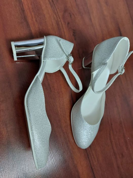 Eleganckie buty r.39