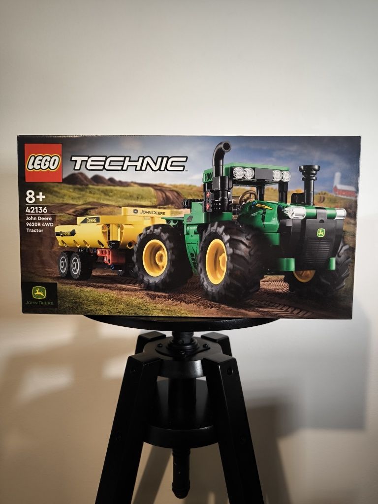 Klocki LEGO 42136 Technic - Traktor John Deere 9620R 4WD