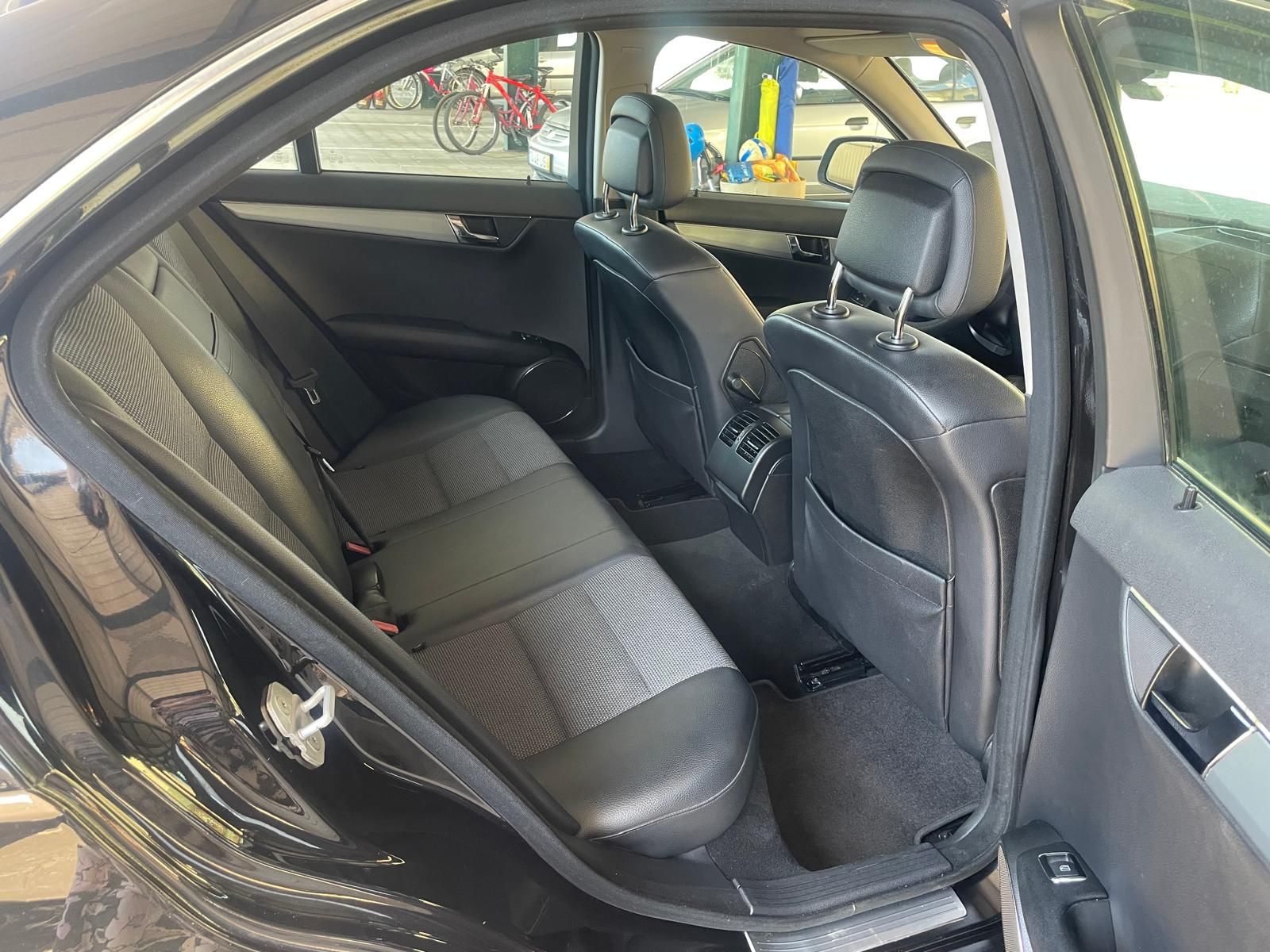 Vendo carro Mercedes mod 220