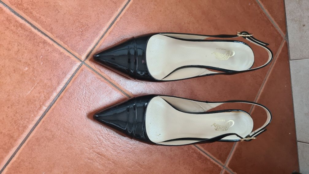 sapatos salto agostini novos