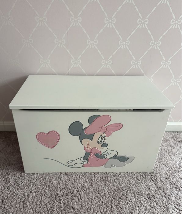 Zestaw mebli MEBLIK dla dziewczynki Regał, komoda, skrzynia