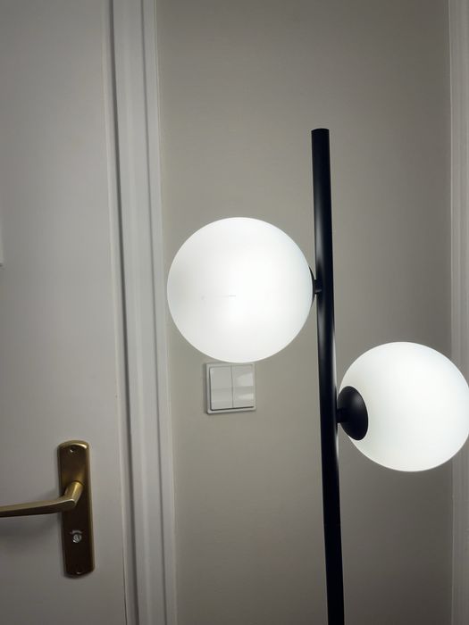 Czarna lampa podłogowa Kayle home&you industrialna czarna metal szkło