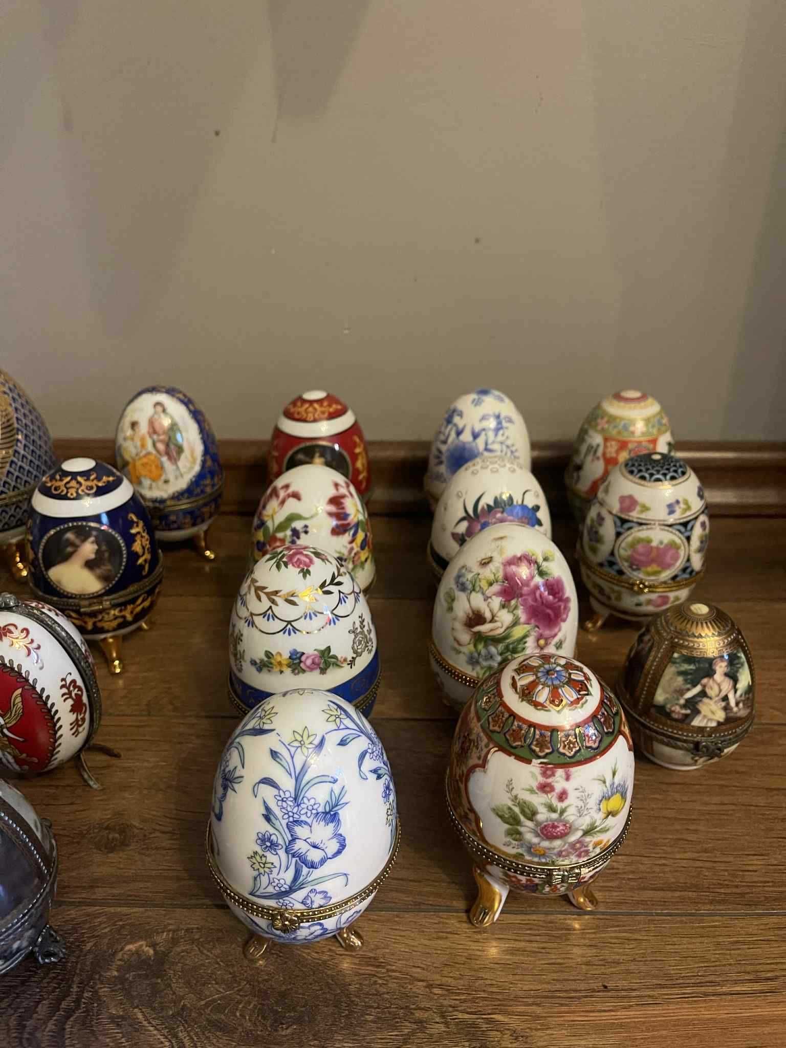 Porcelanowe ozdobne jajka