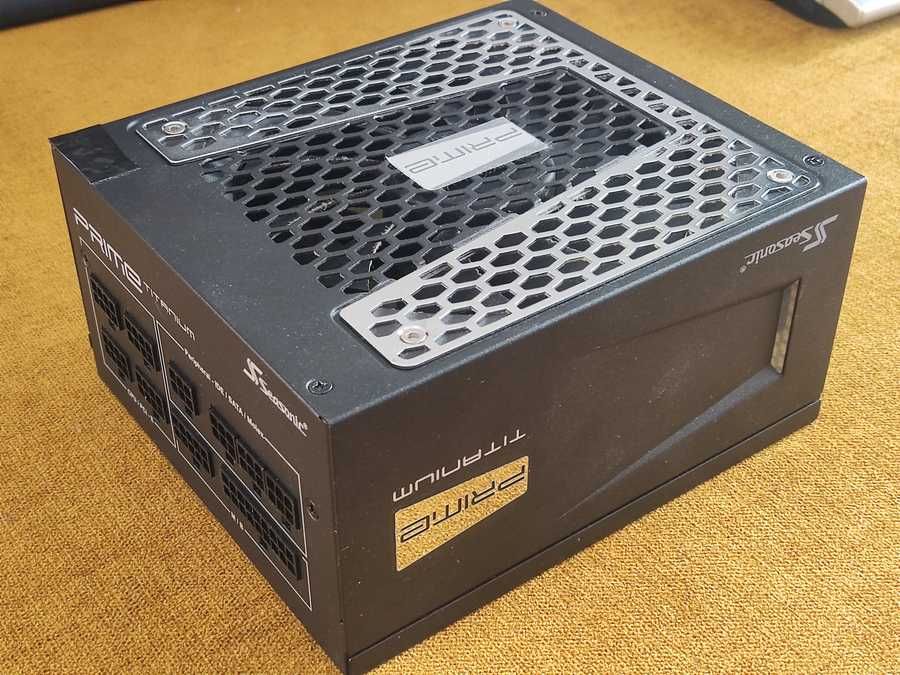 Seasonic Prime Titanium 650W PSU Fonte de alimentação