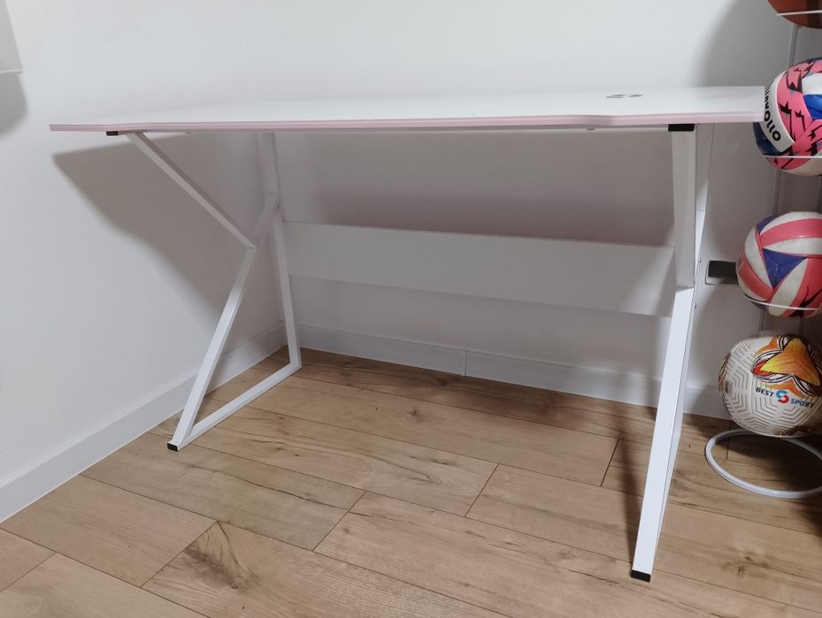 Białe biurko 120/60 wys. 74