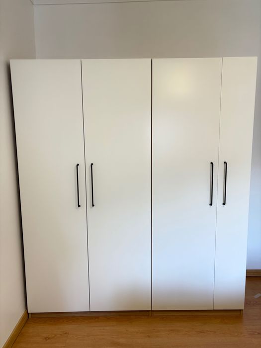 Armario Ikea 4 portas