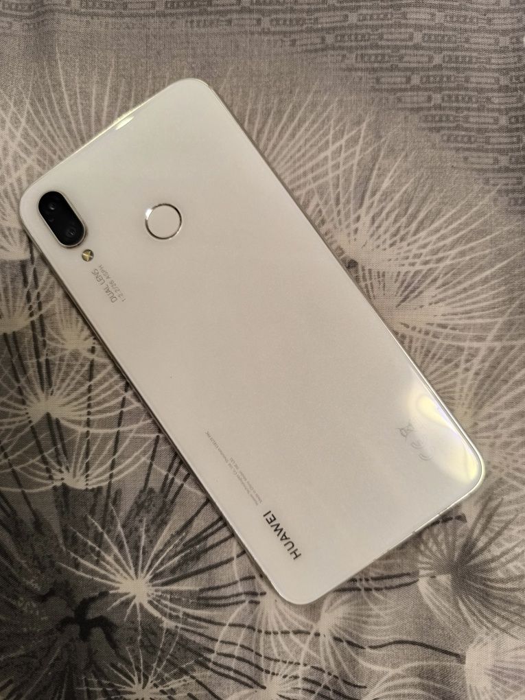 Продам телефон Huawei p smart plus 8/64