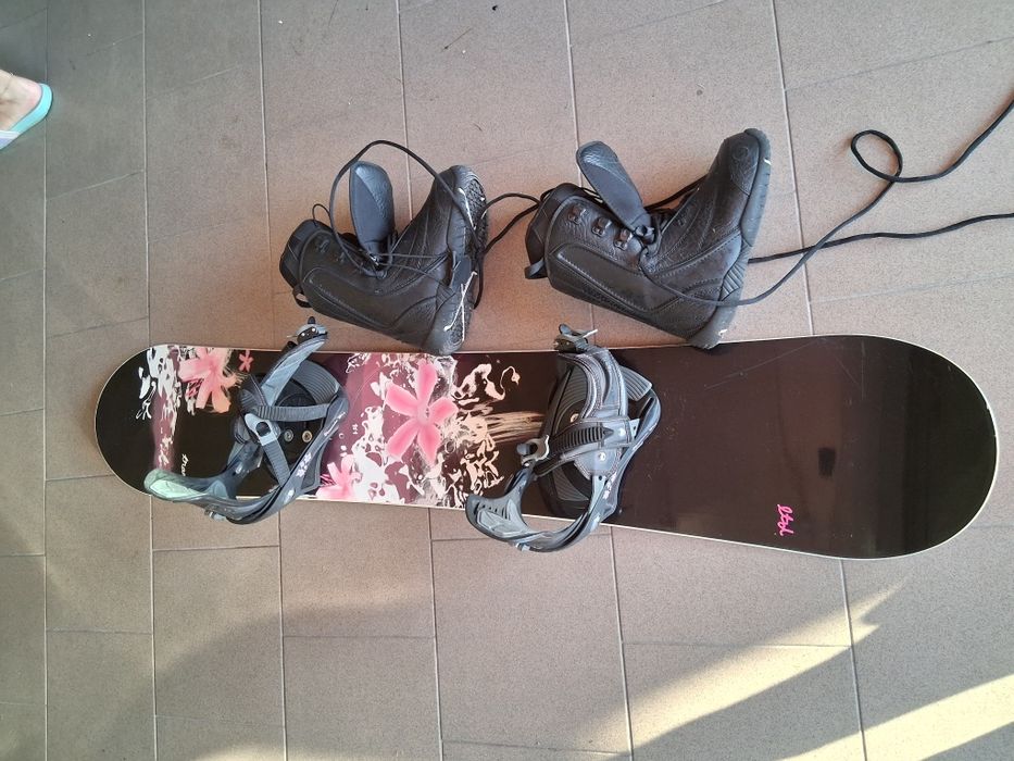 Deska snowboardowa z butami damska 150 cm