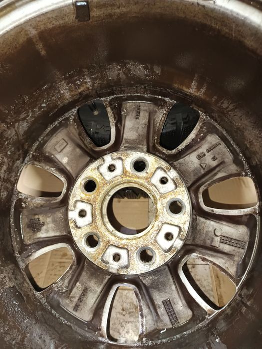 Felgi 16" BMW z oponami gratis