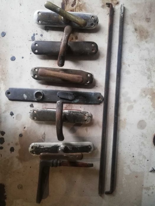 Ручки з механізмами до вікон, ціна за 1 набір.